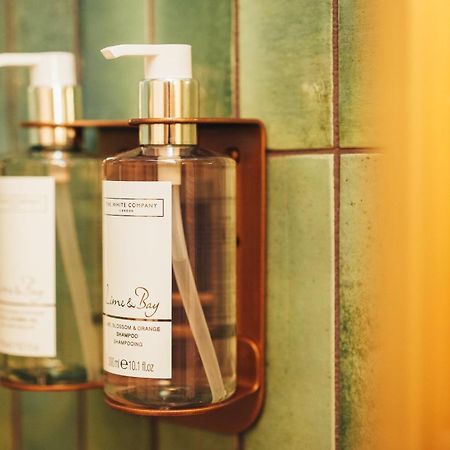 ホテル The Ashford Arms ベイクウェル エクステリア 写真