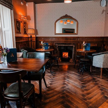 ホテル The Ashford Arms ベイクウェル エクステリア 写真