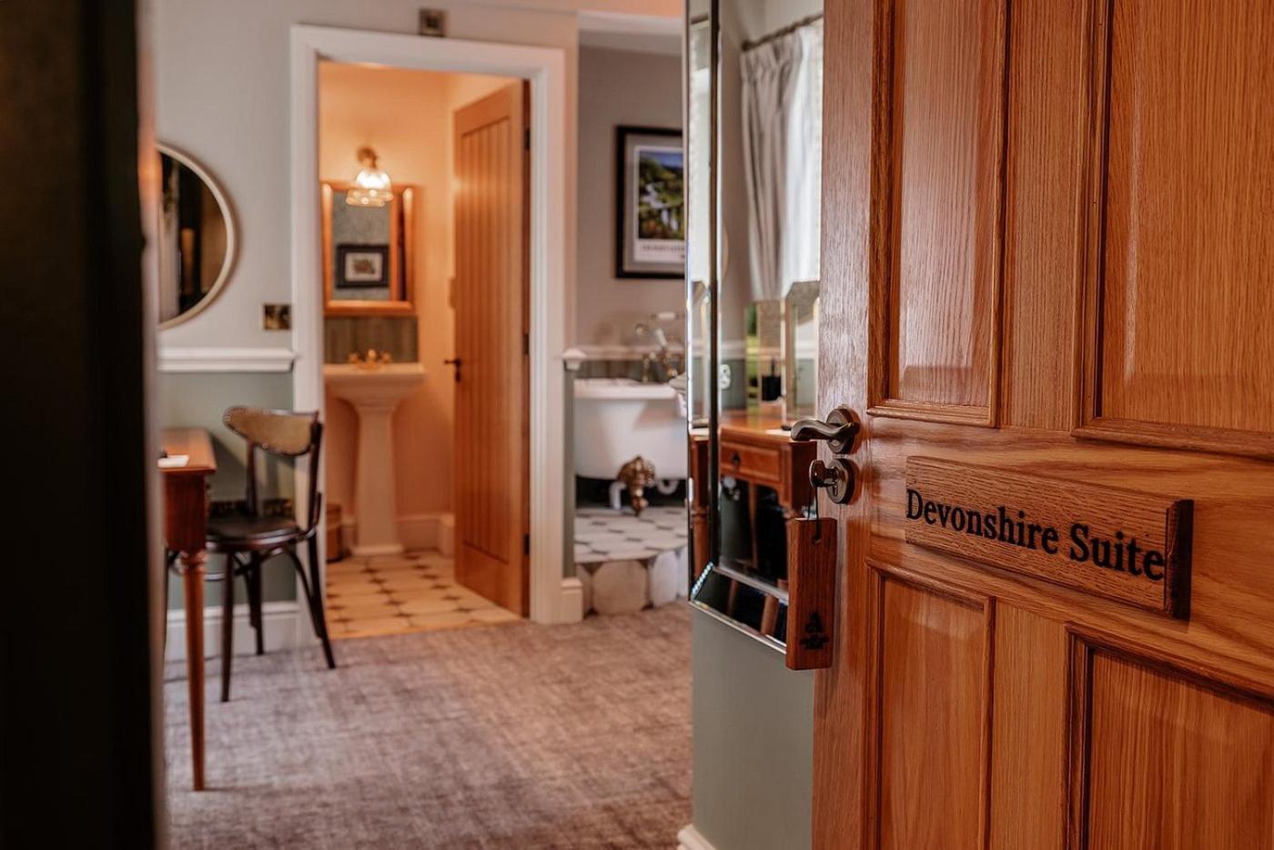 ホテル The Ashford Arms ベイクウェル エクステリア 写真