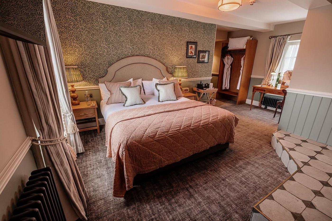 ホテル The Ashford Arms ベイクウェル エクステリア 写真