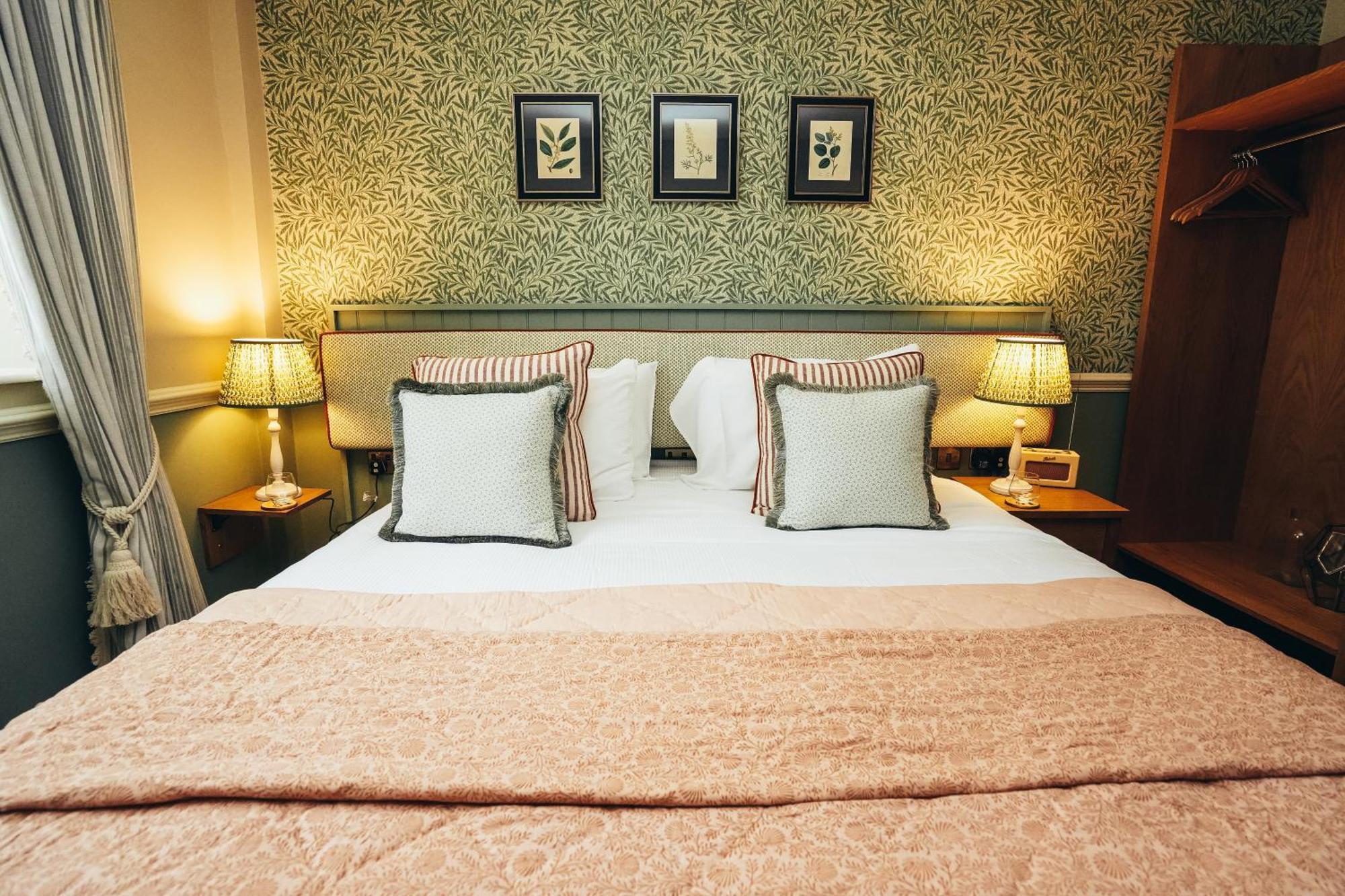ホテル The Ashford Arms ベイクウェル エクステリア 写真