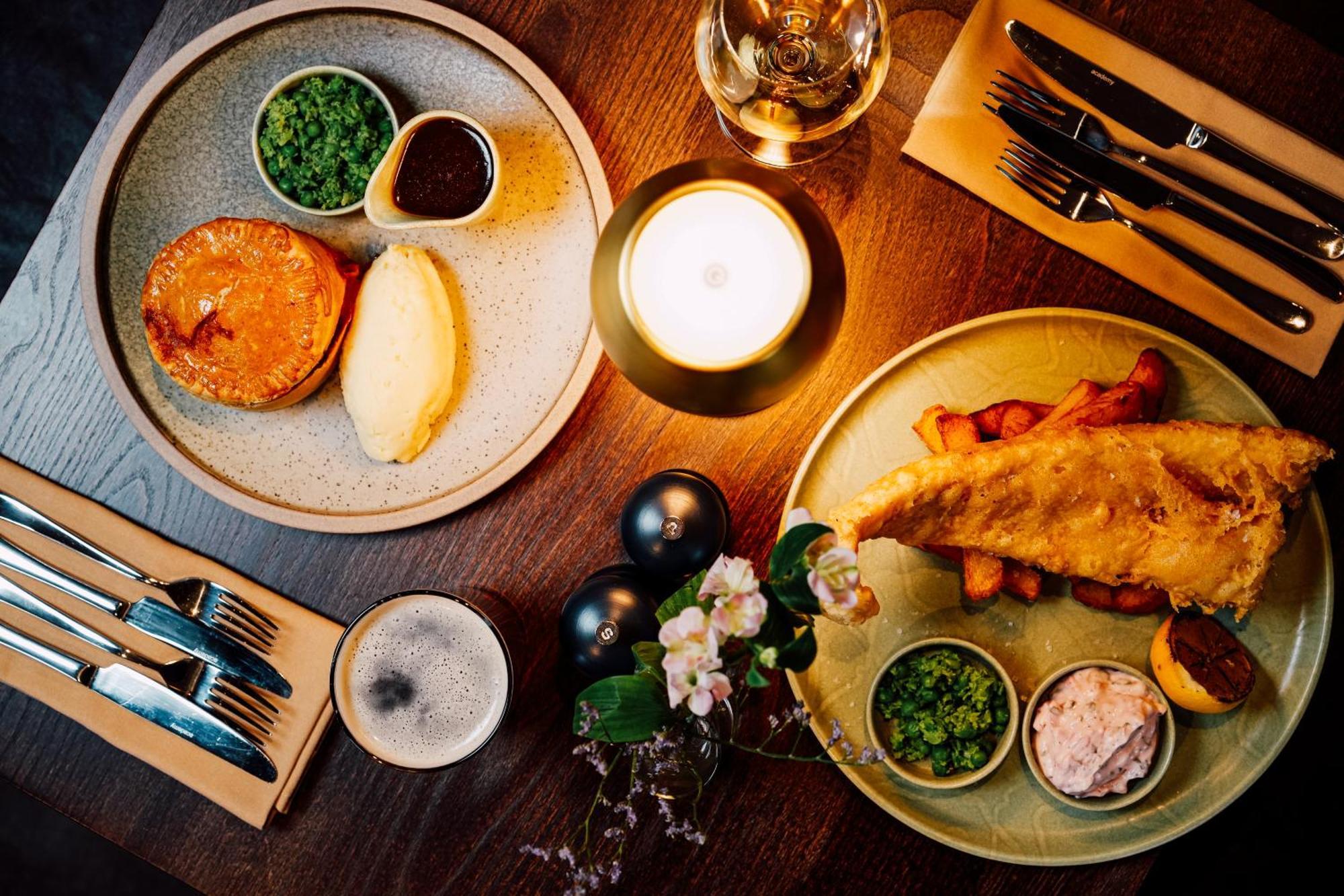 ホテル The Ashford Arms ベイクウェル エクステリア 写真