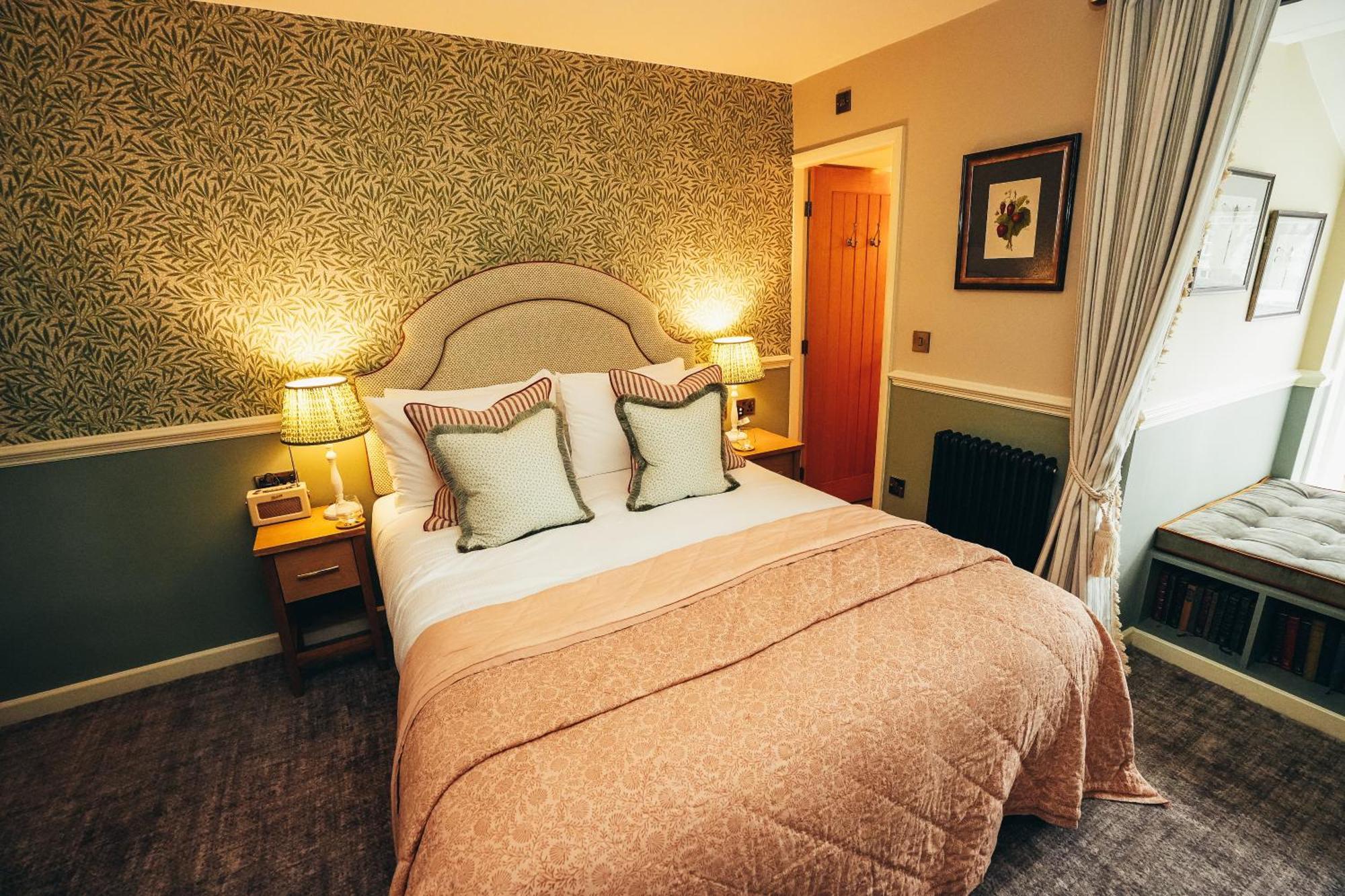 ホテル The Ashford Arms ベイクウェル エクステリア 写真