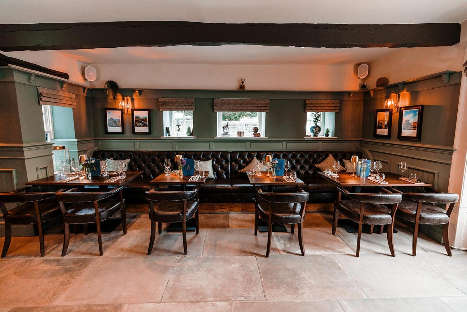 ホテル The Ashford Arms ベイクウェル エクステリア 写真