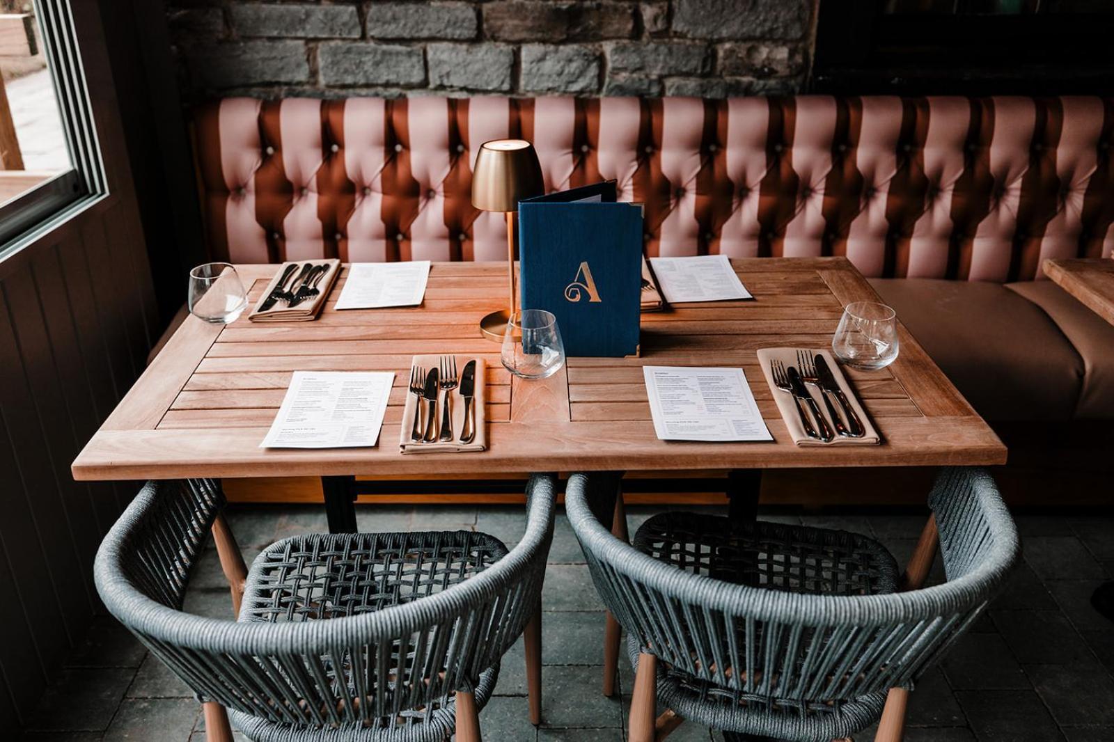 ホテル The Ashford Arms ベイクウェル エクステリア 写真