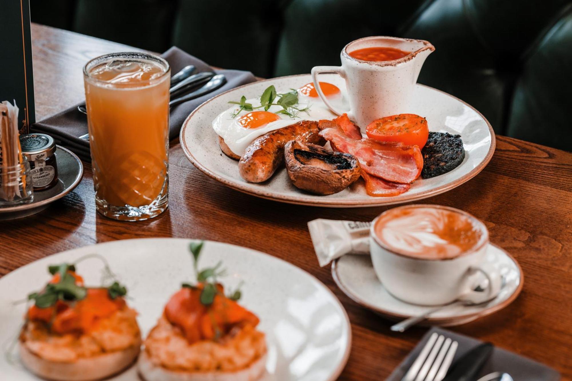 ホテル The Ashford Arms ベイクウェル エクステリア 写真